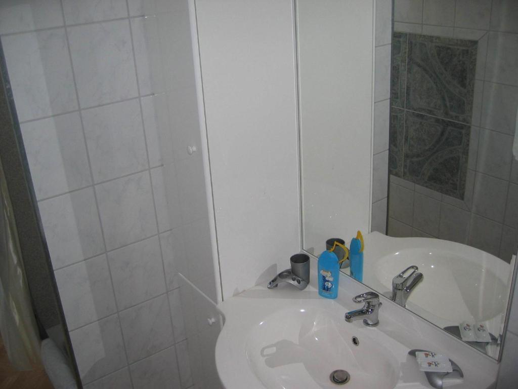Hotel Fliegerhorst à Dresde Extérieur photo